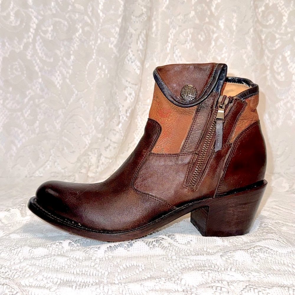 J.B. DILLON NWT Women’s Brown Paisley Genuine Leather Western Ankle Boots Sz 7